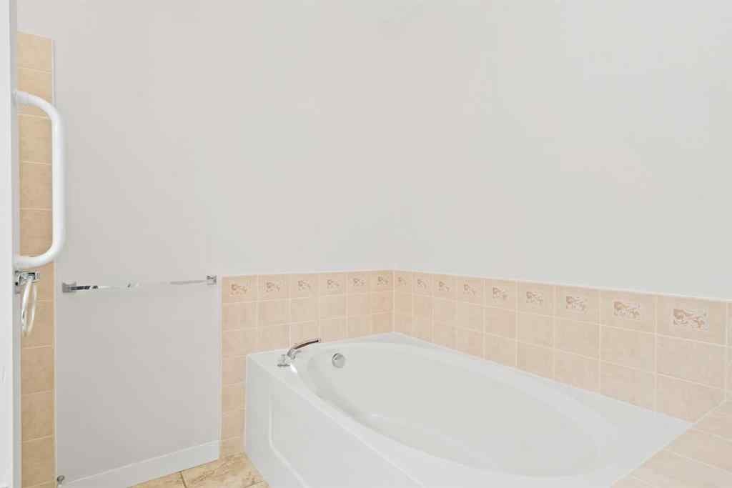 MLS® A2258228 - 214 Shannon Estates Terrace SW in Shawnessy Calgary, Residential