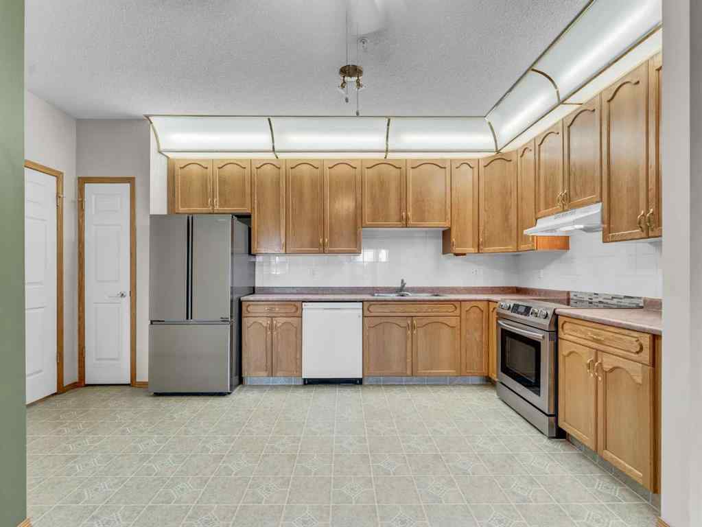 MLS® A2258233 - Unit #333 278 Park Meadows Drive SE in Southview-Park Meadows Medicine Hat, Residential