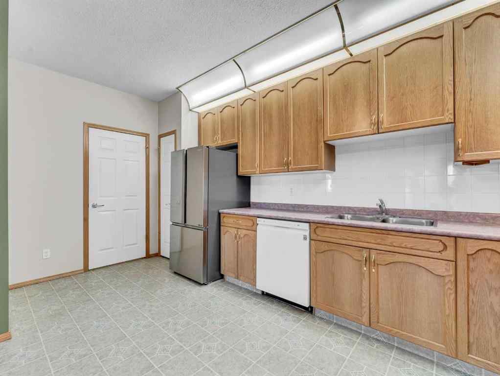 MLS® A2258233 - Unit #333 278 Park Meadows Drive SE in Southview-Park Meadows Medicine Hat, Residential