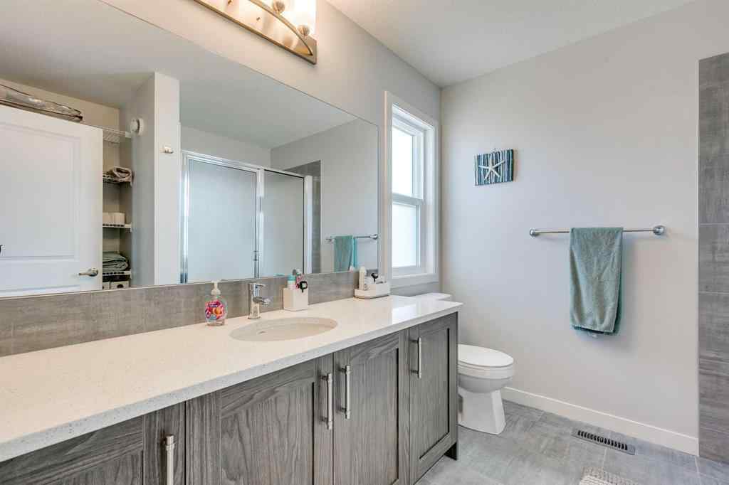 MLS® A2258243 - 1112 Chinook Gate Bay SW in Chinook Gate Airdrie, Residential
