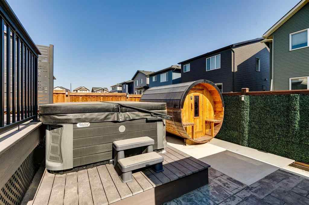 MLS® A2258243 - 1112 Chinook Gate Bay SW in Chinook Gate Airdrie, Residential