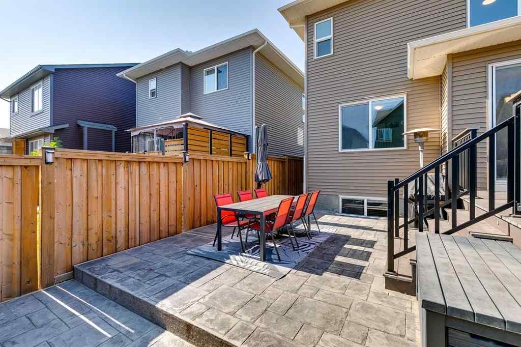 MLS® A2258243 - 1112 Chinook Gate Bay SW in Chinook Gate Airdrie, Residential
