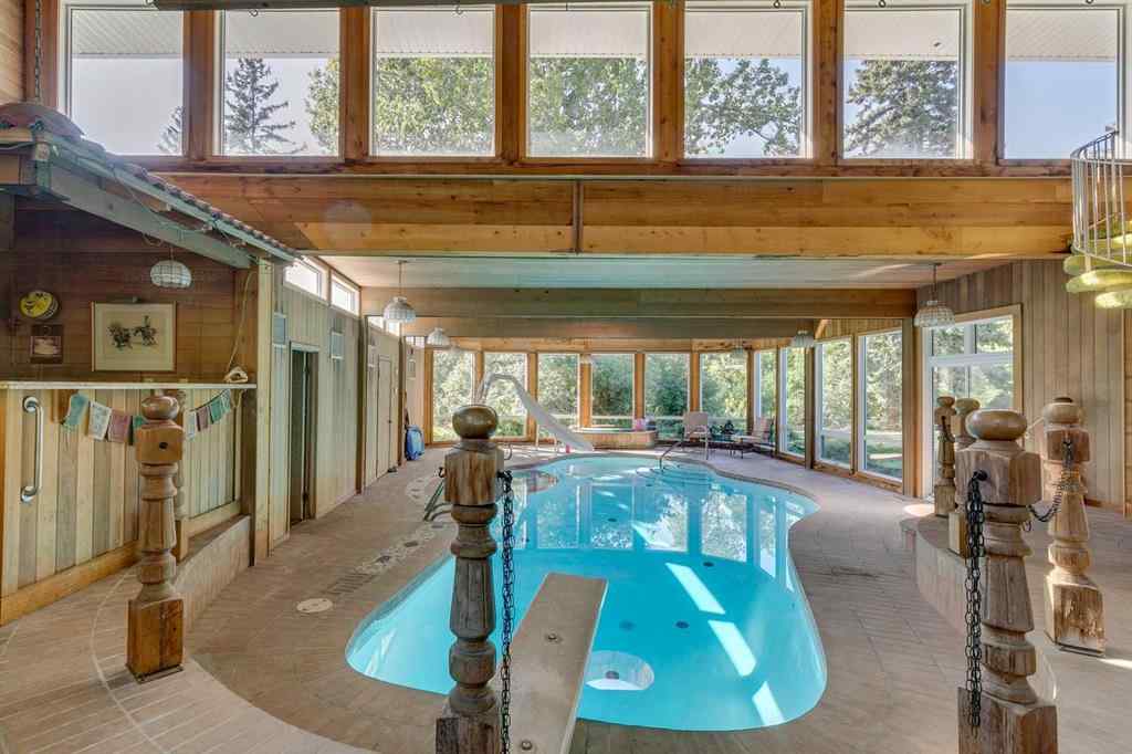 MLS® A2258265 - 35 Windsor Crescent SW in Windsor Park Calgary, Residential