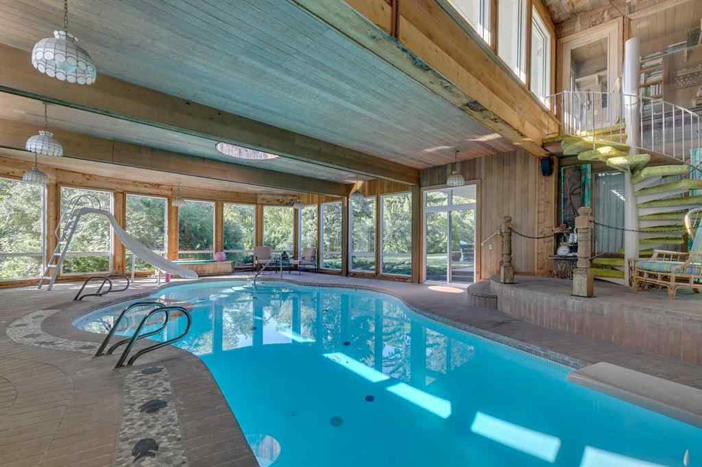 MLS® A2258265 - 35 Windsor Crescent SW in Windsor Park Calgary, Residential