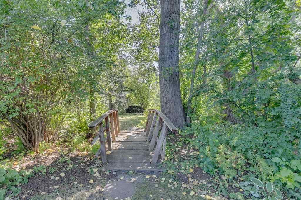 MLS® A2258265 - 35 Windsor Crescent SW in Windsor Park Calgary, Residential