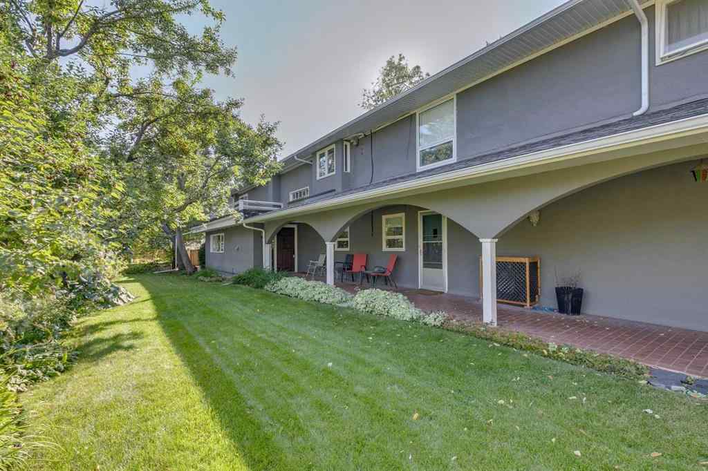 MLS® A2258265 - 35 Windsor Crescent SW in Windsor Park Calgary, Residential