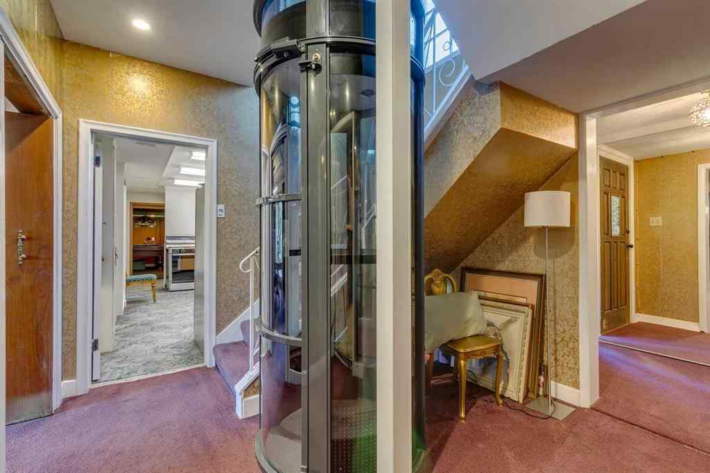 MLS® A2258265 - 35 Windsor Crescent SW in Windsor Park Calgary, Residential