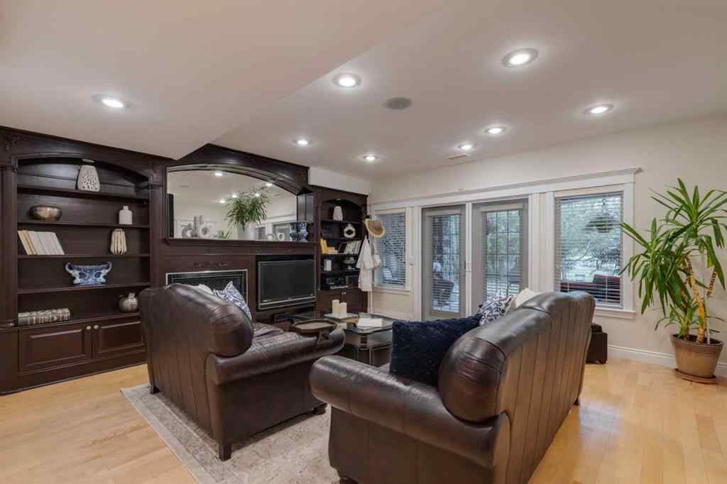 MLS® A2258267 - 142 Discovery Ridge Boulevard SW in Discovery Ridge Calgary, Residential