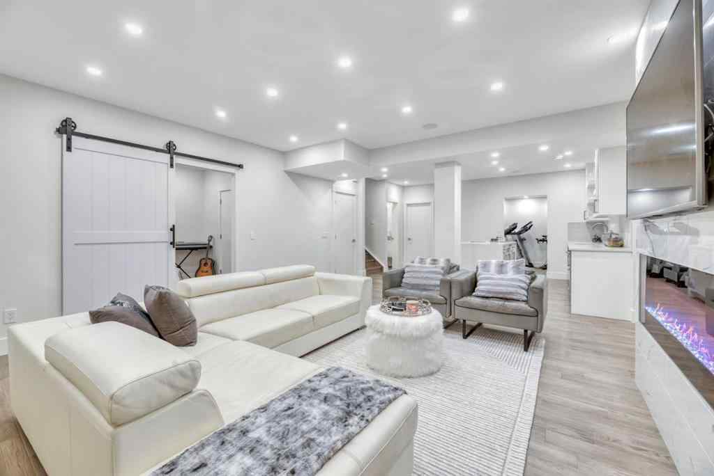 MLS® A2258268 - 311 Tremblant Heights SW in Springbank Hill Calgary, Residential