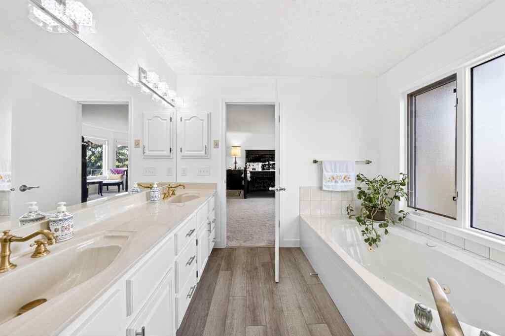 MLS® A2258270 - 1360 Shawnee Road SW in Shawnee Slopes Calgary, Residential