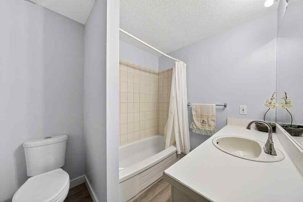 MLS® A2258270 - 1360 Shawnee Road SW in Shawnee Slopes Calgary, Residential