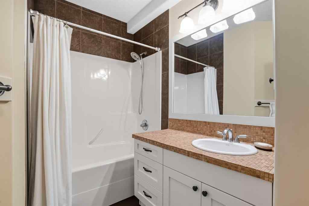 MLS® A2258271 - 134 Discovery Ridge Boulevard SW in Discovery Ridge Calgary, Residential