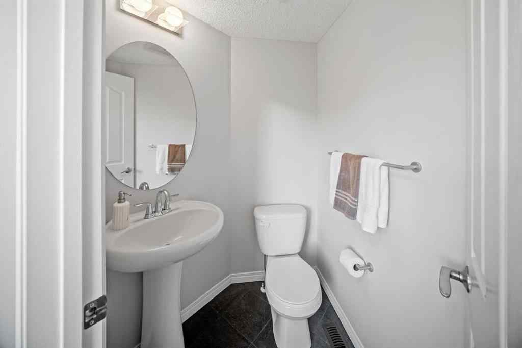 MLS® A2258273 - 17 Auburn Crest Green SE in Auburn Bay Calgary, Residential
