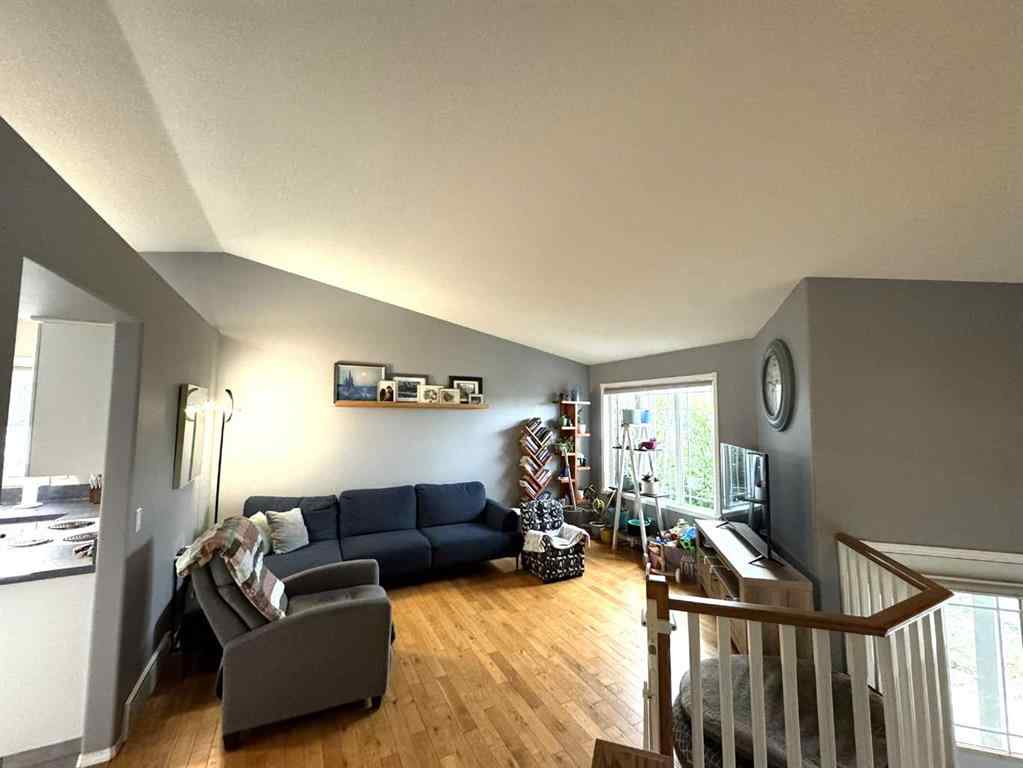 MLS® A2258281 - 806 Cherry Crescent  in NONE Beaverlodge, Residential
