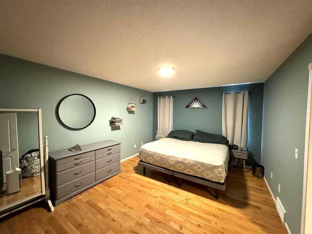 MLS® A2258281 - 806 Cherry Crescent  in NONE Beaverlodge, Residential