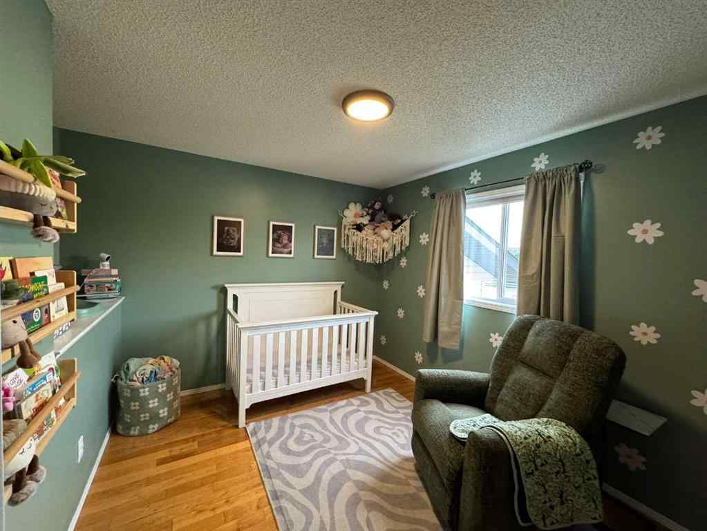 MLS® A2258281 - 806 Cherry Crescent  in NONE Beaverlodge, Residential