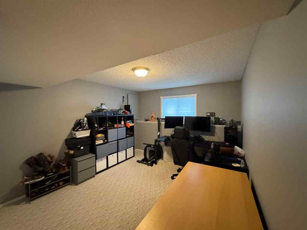 MLS® A2258281 - 806 Cherry Crescent  in NONE Beaverlodge, Residential