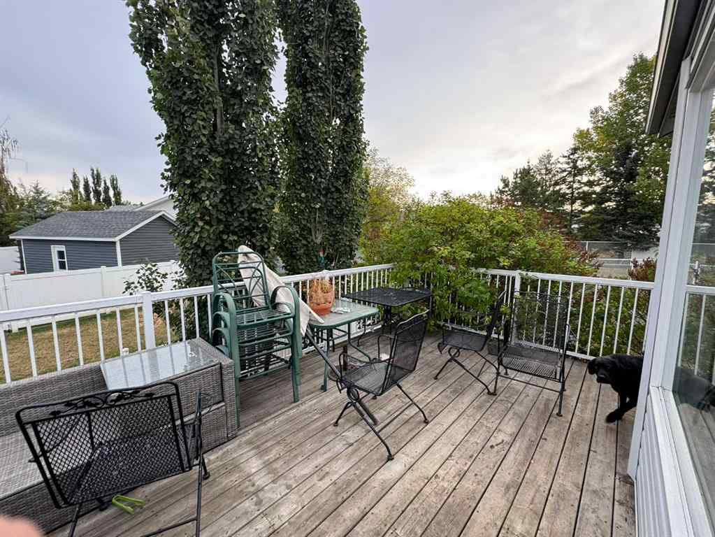 MLS® A2258281 - 806 Cherry Crescent  in NONE Beaverlodge, Residential