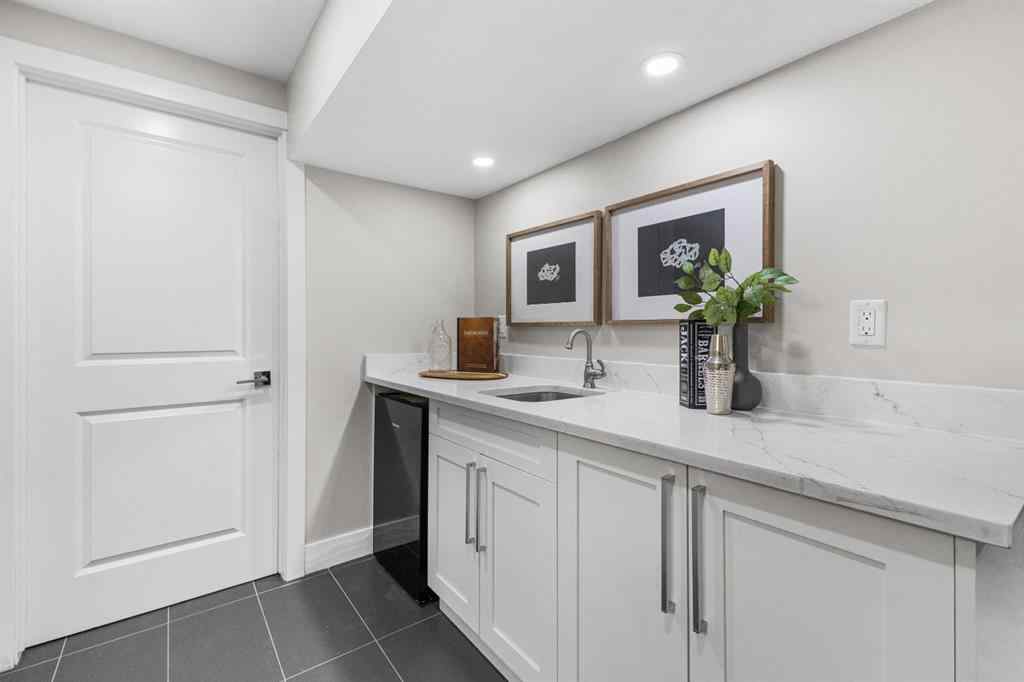 MLS® A2258286 - 860 Archwood Road SE in Acadia Calgary, Residential