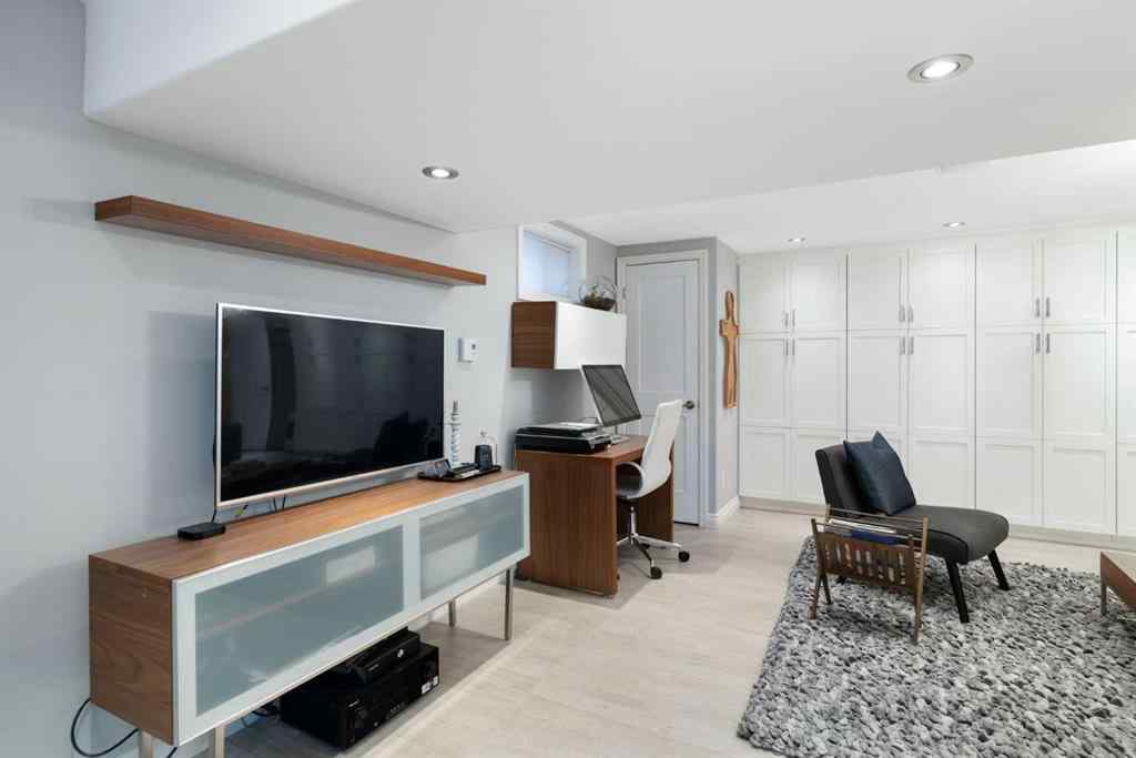 MLS® A2258288 - 12 Medford Place SW in Mayfair Calgary, Residential