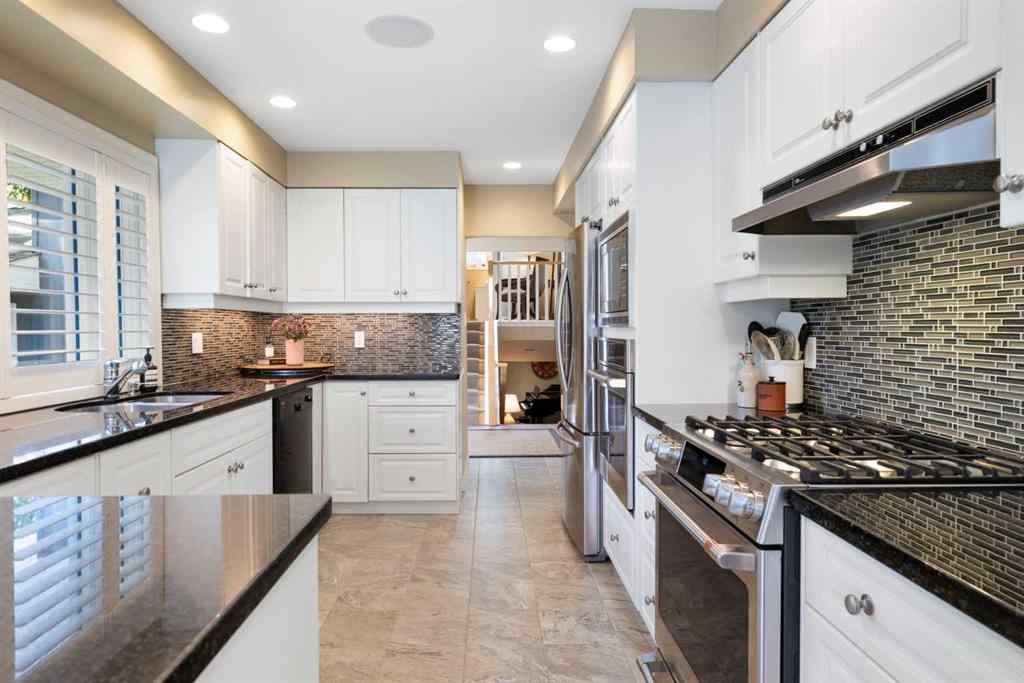MLS® A2258288 - 12 Medford Place SW in Mayfair Calgary, Residential