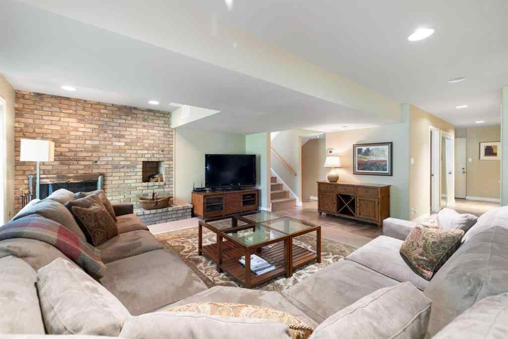 MLS® A2258288 - 12 Medford Place SW in Mayfair Calgary, Residential
