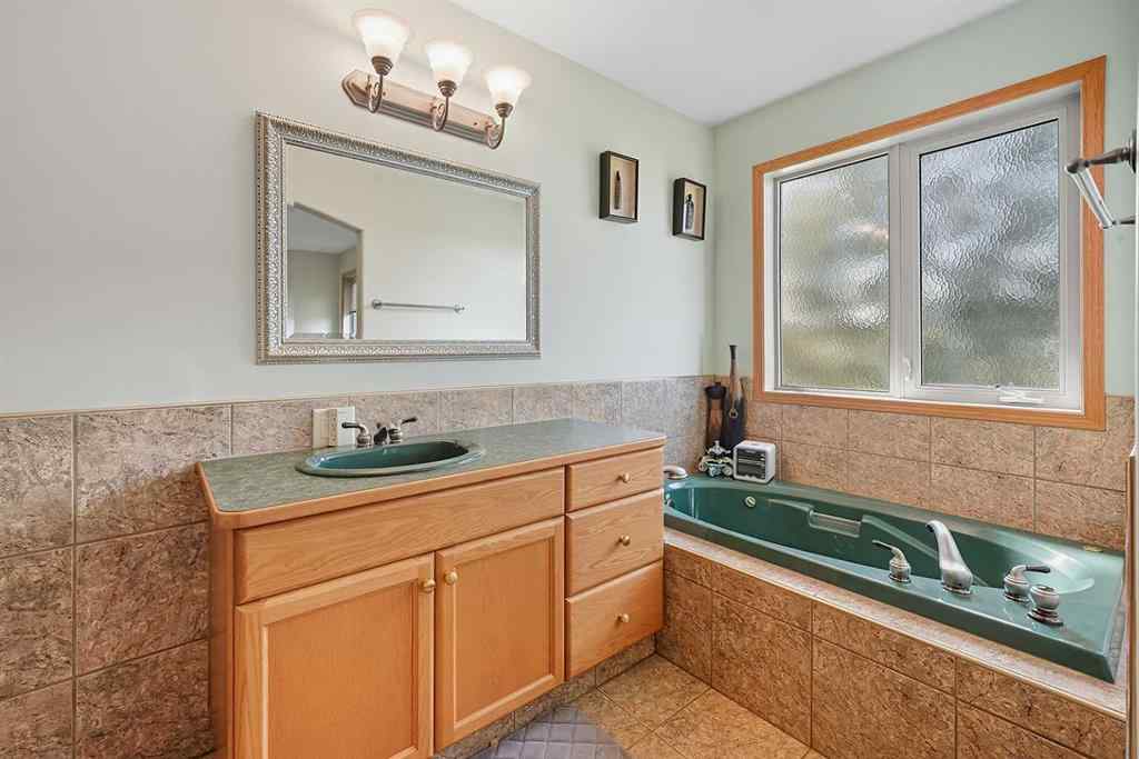 MLS® A2258298 - 61 Leung Close  in Lancaster Green Red Deer, Residential