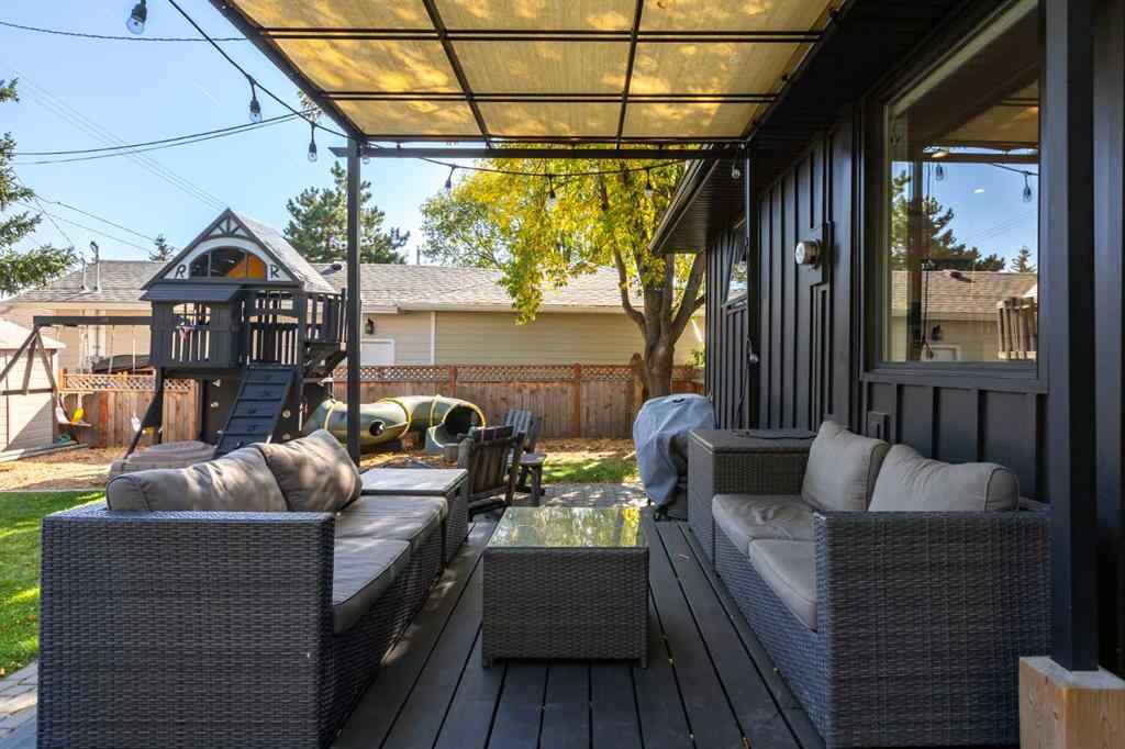 MLS® A2258301 - 2608 Garland Street SW in Glendale Calgary, Residential