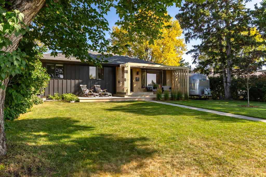 MLS® A2258301 - 2608 Garland Street SW in Glendale Calgary, Residential