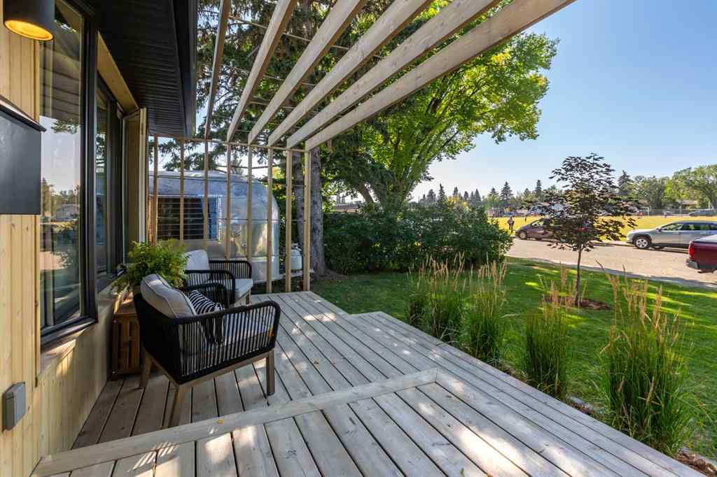 MLS® A2258301 - 2608 Garland Street SW in Glendale Calgary, Residential