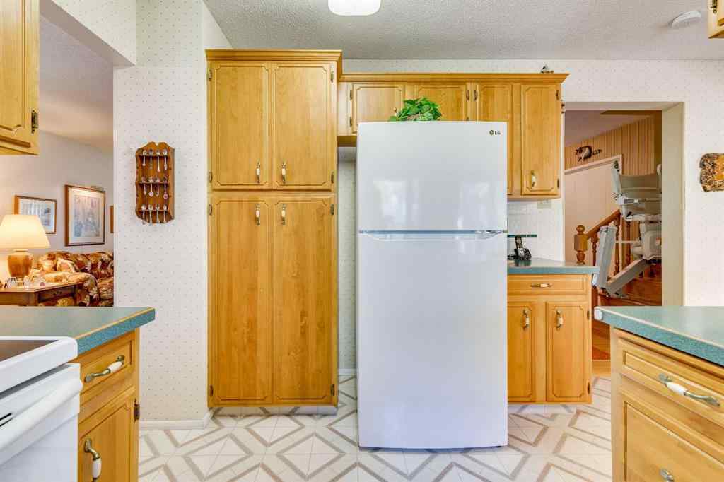 MLS® A2258308 - 444 Willingdon Boulevard SE in Willow Park Calgary, Residential