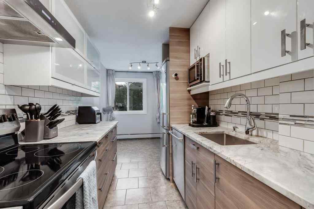 MLS® A2258315 - Unit #208 507 57 Avenue SW in Windsor Park Calgary, Residential