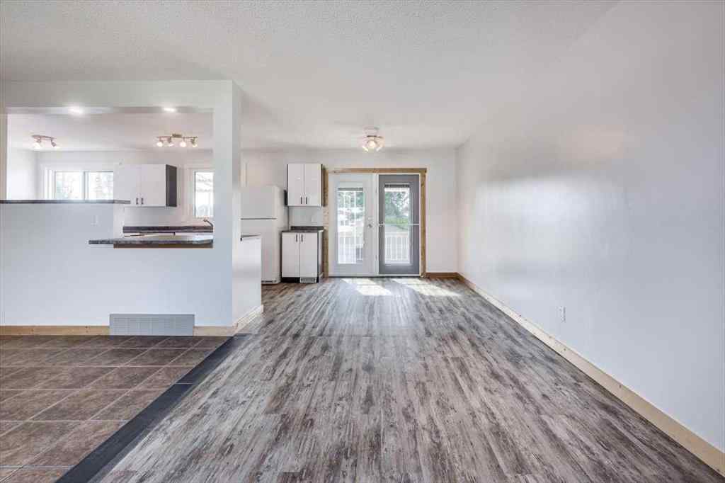 MLS® A2258318 - 5607 48 Avenue  in Downtown Lacombe Lacombe, Residential