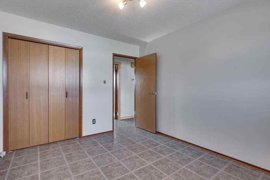 MLS® A2258318 - 5607 48 Avenue  in Downtown Lacombe Lacombe, Residential