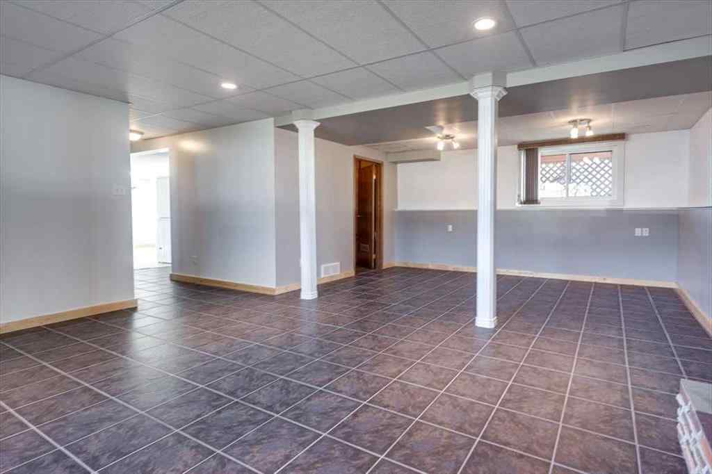 MLS® A2258318 - 5607 48 Avenue  in Downtown Lacombe Lacombe, Residential