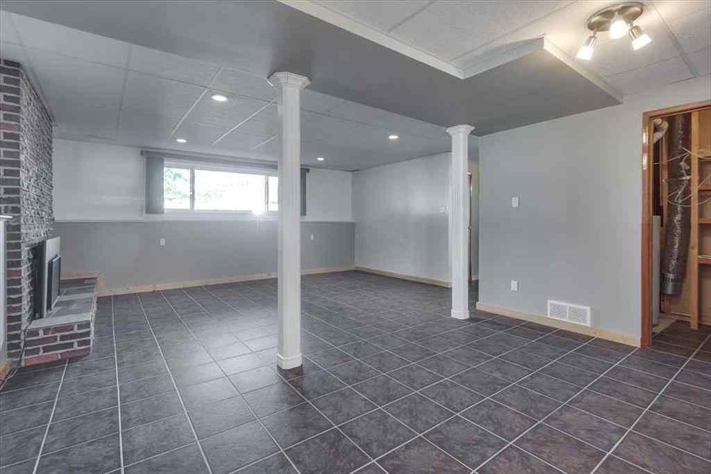 MLS® A2258318 - 5607 48 Avenue  in Downtown Lacombe Lacombe, Residential