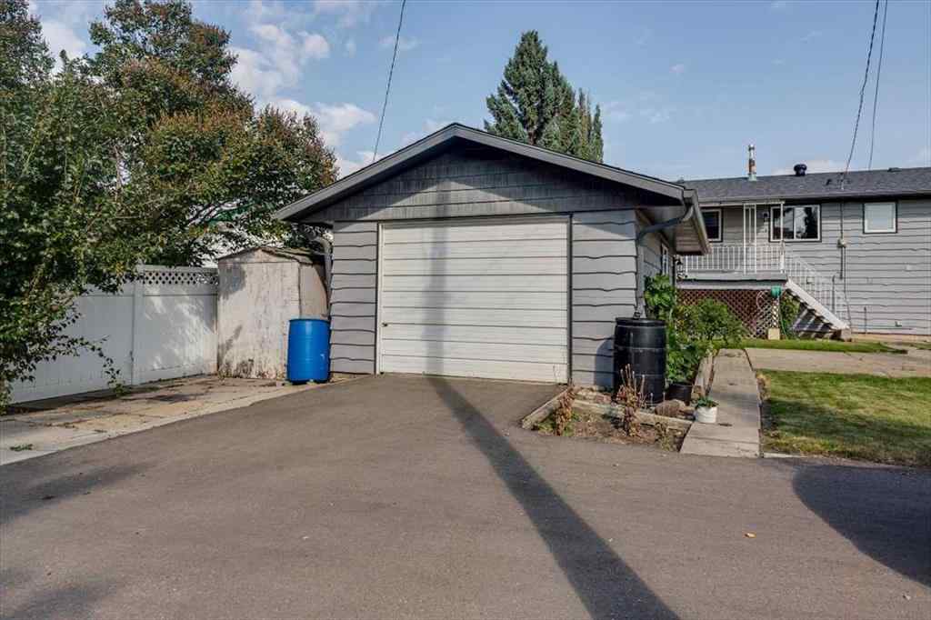 MLS® A2258318 - 5607 48 Avenue  in Downtown Lacombe Lacombe, Residential