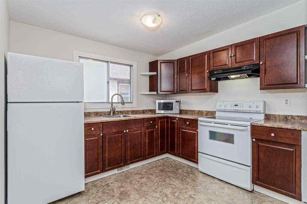 MLS® A2258331 - 5607 4 Street SW in Windsor Park Calgary, Residential