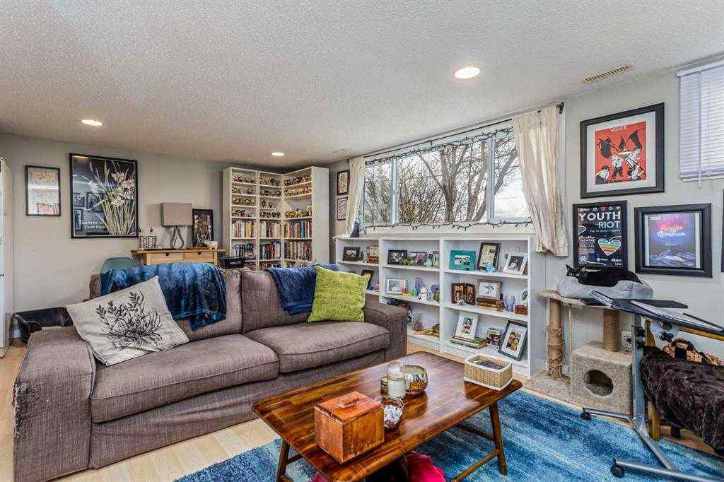 MLS® A2258331 - 5607 4 Street SW in Windsor Park Calgary, Residential