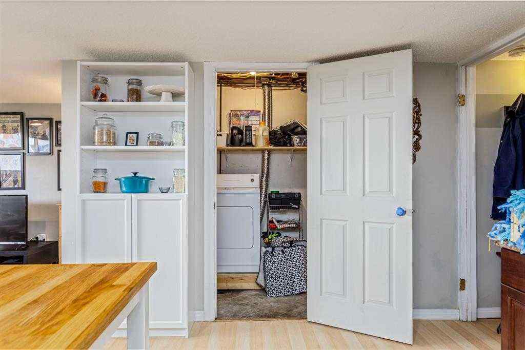 MLS® A2258331 - 5607 4 Street SW in Windsor Park Calgary, Residential