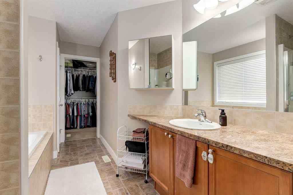 MLS® A2258332 - 32 Evanscove Heights NW in Evanston Calgary, Residential