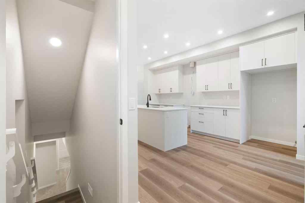 MLS® A2258333 - 552 Rowmont Boulevard NW in Haskayne Calgary, Residential