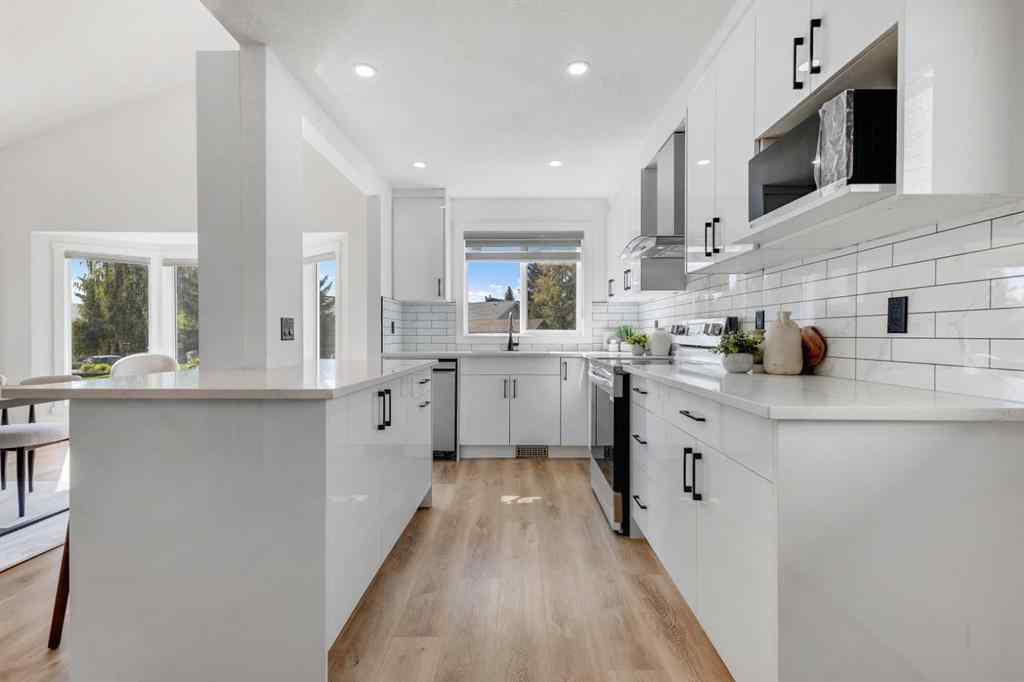 MLS® A2258338 - 268 Deersaxon Circle SE in Deer Run Calgary, Residential