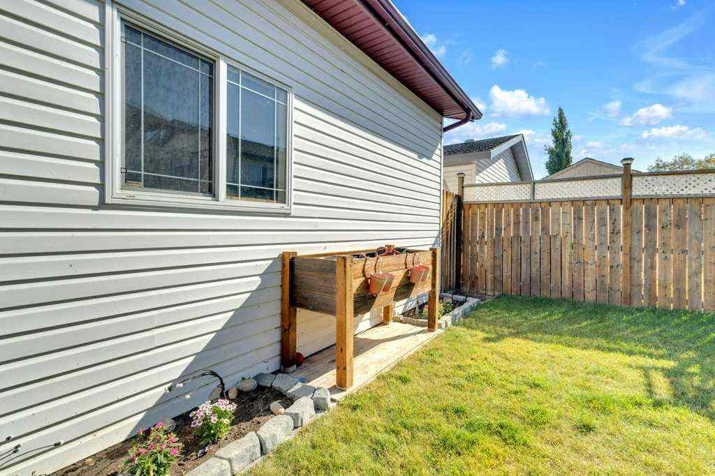MLS® A2258340 - 66 Hallgren Drive  in Hewlett Park Sylvan Lake, Residential
