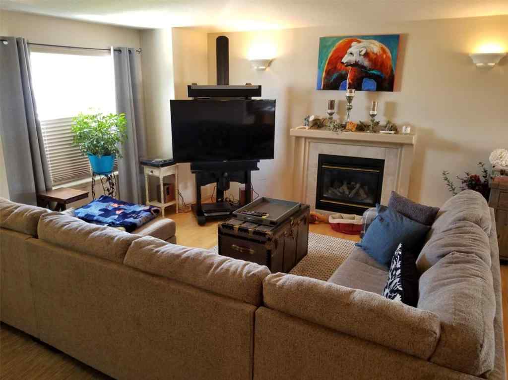 MLS® A2258341 - 8810 126 Avenue  in Crystal Lake Estates Grande Prairie, Rental