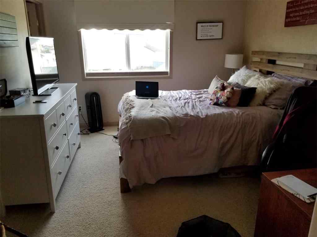 MLS® A2258341 - 8810 126 Avenue  in Crystal Lake Estates Grande Prairie, Rental