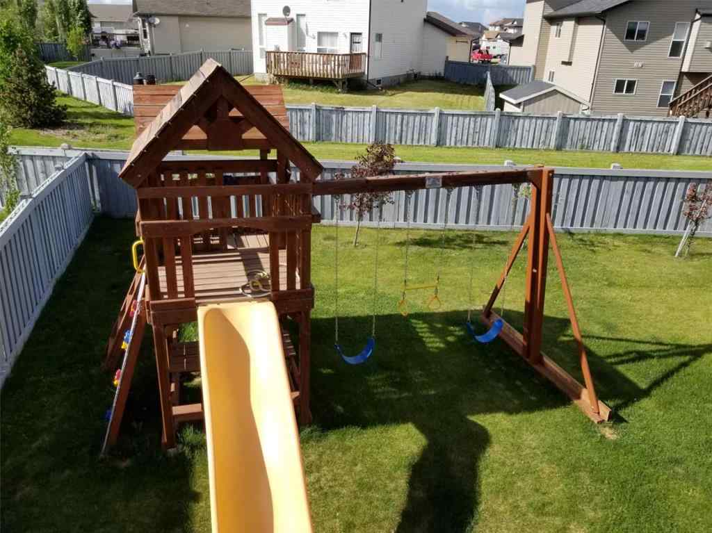 MLS® A2258341 - 8810 126 Avenue  in Crystal Lake Estates Grande Prairie, Rental