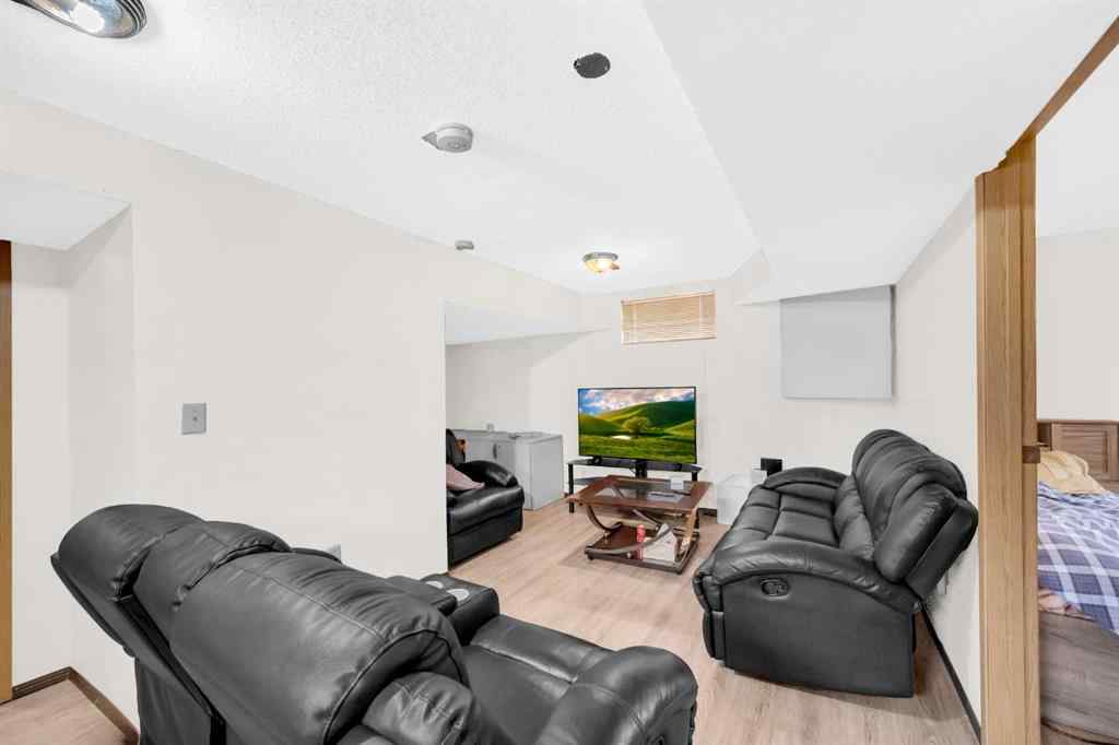 MLS® A2258343 - 4 Fallingworth Bay NE in Falconridge Calgary, Residential