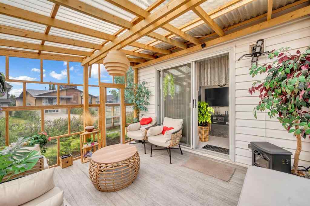 MLS® A2258343 - 4 Fallingworth Bay NE in Falconridge Calgary, Residential
