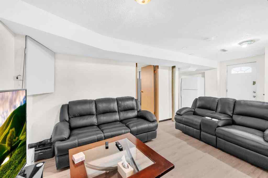 MLS® A2258343 - 4 Fallingworth Bay NE in Falconridge Calgary, Residential